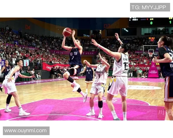 女篮锦标赛第二阶段四川队夺冠江苏武汉分获亚季军荣耀时刻